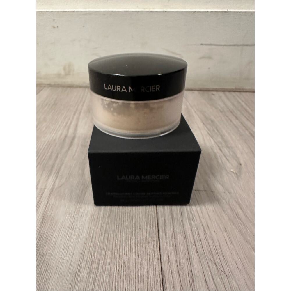 Laura Mercier Translucent Loose Setting Powder - NEW - Picture 5 of 5